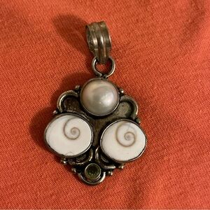 vintage shiva eye, pearl Women's pendant in silver tone